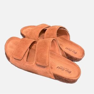 Bio Gold Double Strap Suede Sandal Sz 9.5